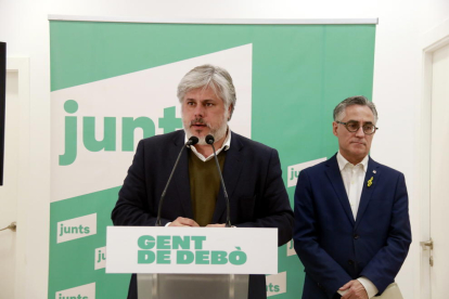 El presidente del grupo Junts per Catalunya en el Parlament, Albert Batet, en la sede del partido de Lleida presentando las enmiendas a los presupuestos de la Generalitat para Lleida.