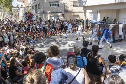 La plaça Major, a vessar d’espectadors ahir a la tarda.