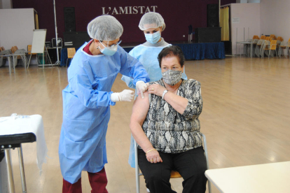 Imatge d’arxiu d’una vacunació de la grip a Mollerussa.