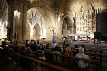 Visita guiada el pasado viernes al retablo gótico de Sant Llorenç, en Lleida, a cargo de la historiadora del arte Montse Macià.