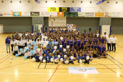 Foto de familia de la presentación de los deportistas de las diferentes secciones del CN Tàrrega el pasado mes de noviembre