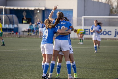 La ucraïnesa Kitaieva, refugiada de guerra, es va quedar sense debutar però va tornar a somriure gràcies al futbol.