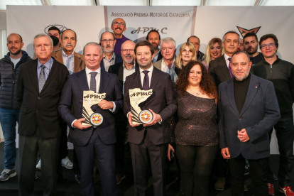 El Hyundai Ioniq 5 i Víctor Sarasola, director comercial de Cupra, van ser els guardonats en la 9a edició dels premis de l'Associació Premsa Motor de Catalunya (APMC).