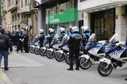 Agentes de la Policía Local en la formación durante la celebración de Santa Cecília, su patrona.