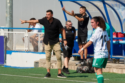 Rubén López es va estrenar amb victòria en el primer partit oficial com a tècnic de l’AEM.