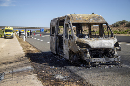 Estat en el qual va quedar l’ambulància de transport no urgent.