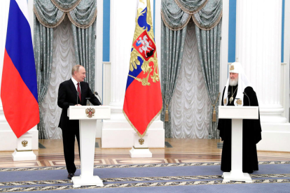Vladímir Putin i el patriarca Ciril, en una imatge d’arxiu.