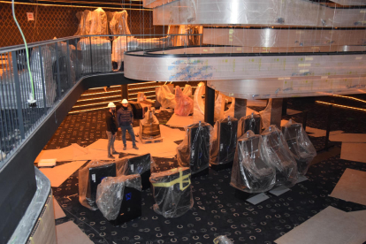 Les obres per ultimar l’interior del casino d’Andorra, que obrirà les portes el 4 de març.