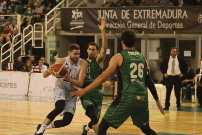 Miguel González va considerar inacceptable l’actitud que va tenir l’afició extremenya diumenge.