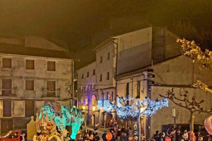 Una de las carrozas de la cabalgata del jueves de Alcarràs.