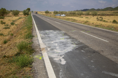 Vista de la carretera C-26 al seu pas per Castelló de Farfanya, on ahir es va produir el xoc mortal.
