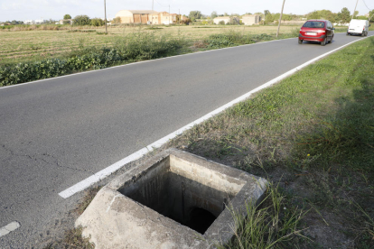 Una de las arquetas junto al camino de la Mariola.