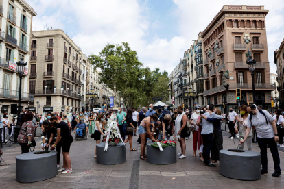 Las Rambles de Barcelona, que el 17 de agosto de 2017 fueron escenario del atropello masivo, acogerán hoy una ofrenda floral.