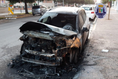 Detingut per calar foc a un cotxe a Fraga