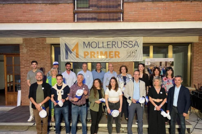 Los integrantes de la candidatura de Mollerussa Primer, en Cal Duch. 