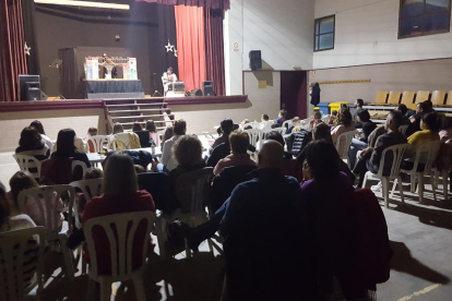 Èxit de la representació de titelles 'En Joan sense por' a Puigverd de Lleida