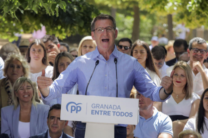 Alberto Núñez Feijóo ayer, en el acto de precampaña en Granada.