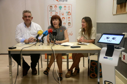 Presentació dels nous robots de teleassistència a domicili d'Aspid a la seu de l'entitat a Lleida