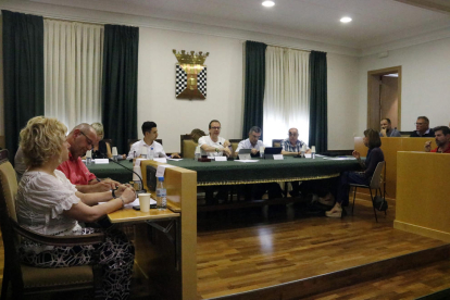 Un momento del pleno del cartapacio en el Ayuntamiento de Mollerussa