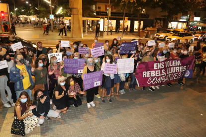 Imagen de archivo de una protesta para exigir la igualdad de acceso al aborto en Lleida. 