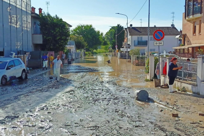 Un tromba de agua arrasa en dos horas el centro de Italia, con 10 muertos