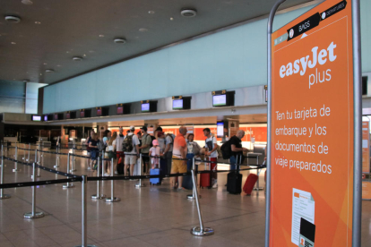 Dos vols cancel·lats a l'aeroport del Prat per la nova jornada de vaga de pilots d'Easyjet