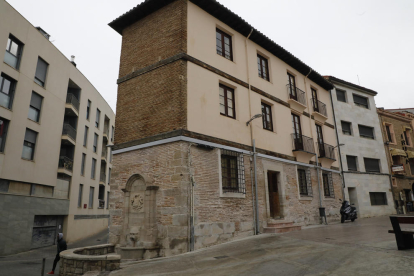 La sede de la Federación de Asociaciones de Vecinos (FAV), en la plaza Sant Llorenç ayer al mediodía.
