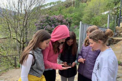 Estudiantes de Historia y Turismo de la UdL que participaron ayer en el ‘escape room’ en la Seu Vella. 