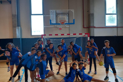 Jugadoras del Lleida Handbol surgidas del Proyecto Meraki.