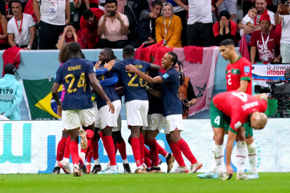 Los franceses acabaron festejando una sufrida clasificación ante un cuadro marroquí que no se rindió nunca pero que se fue desolado.