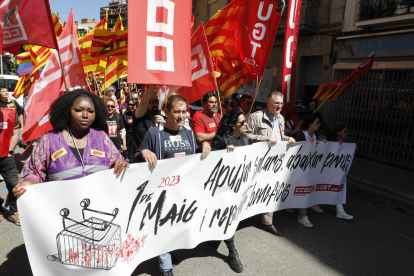 Imatge de la manifestació de CCOO i UGT de Lleida l’1 de maig en què s’exigia la pujada salarial.