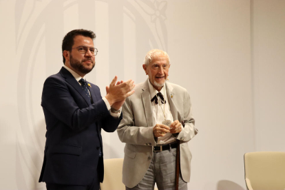 Josep Vallverdú rep la medalla centenària de la Generalitat: 
