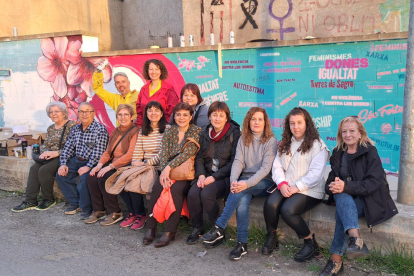 Cervera. La capital de la Segarra va celebrar el 8M a la plaça Santa Anna amb la lectura del manifest reivindicatiu i el ball de la Miliciana.