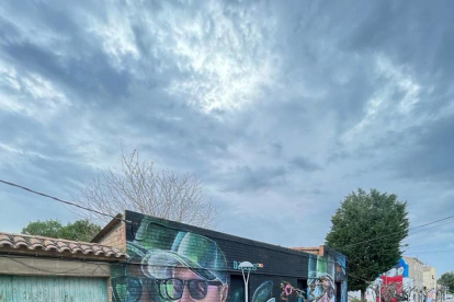 El mural de l'artista neerlandès Djoels, a Penelles