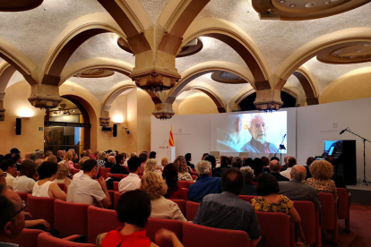 Foto de familia de Josep Vallverdú con el president Aragonès y autoridades ayer en el Palau de la Generalitat.