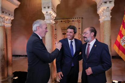 Jorge Azcón, ahir al costat del seu homòleg valencià, Carlos Mazón, i el seu predecessor, Javier Lambán.