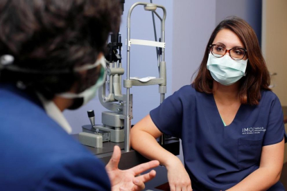 Los oftalmólogos de IMO Grupo Miranza cuentan con larga experiencia y las técnicas más avanzadas para frenar problemas de retina, especialmente de la zona central, encargada de la visión de detalle.