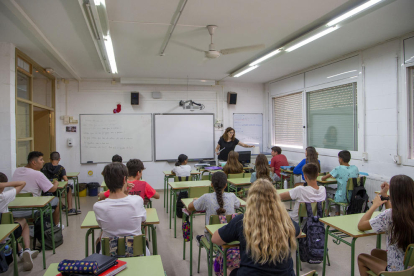 En el colegio Claver organizaron ayer actividades extraescolares con agua.