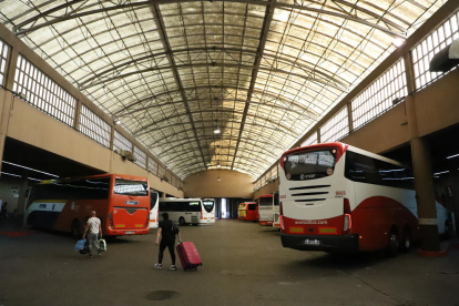 Imagen de archivo de los andenes del apeadero de autobuses. 