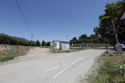 La línia de la Pobla al seu pas per la zona del polígon.