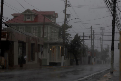 Més de 250.000 persones sense llum a Puerto Rico davant de l'arribada de la tempesta Fiona