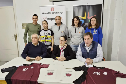 L’acord amb Eduard Serrano (COPLEFC), Jaume Domingo (UCEC) i Jordi Sarle (UCEC a Lleida), i amb Divina Farreny (Lleida Handbol).