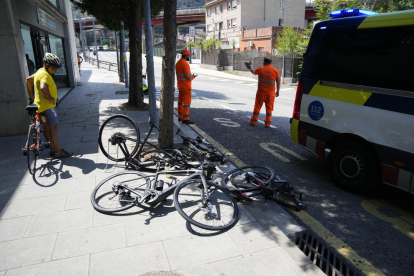 Imatge del lloc en el qual va tenir lloc l’atropellament mortal dels ciclistes a Castellbisbal.