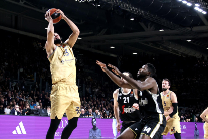 Nicola Mirotic fue el máximo anotador con 17 puntos.