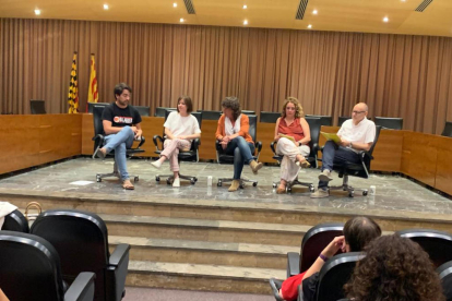 Bailac (esquerra) durant la seua visita a Castelló de Farfanya.