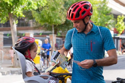 El moment de la sortida de la Pedalada popular des de Prat de la Riba.