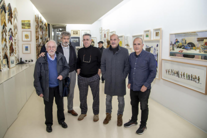 Obras de ocho artistas, en la exposición de Navidad de la galería Indecor