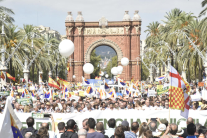 La manifestación en su arranque desde el Arc de Triomf, ayer. 