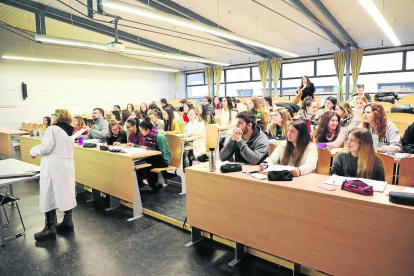 Imagen de archivo de una clase de Medicina.