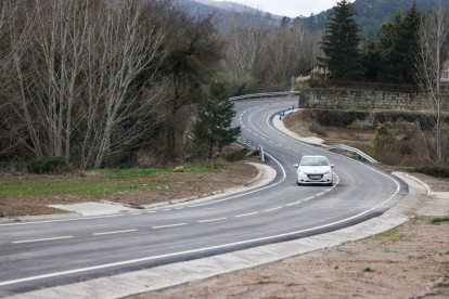 Un tramo de la nueva carretera C-555 en Pinós. 